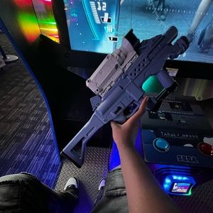 Meet your Posher, Jj